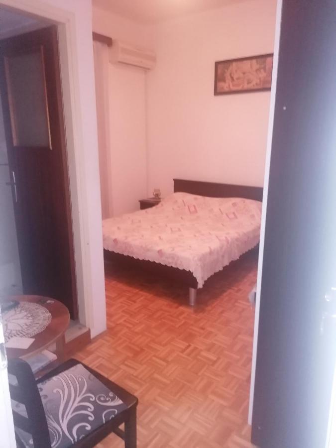 Marina Apartment End Rooms Вела-Лука Екстер'єр фото