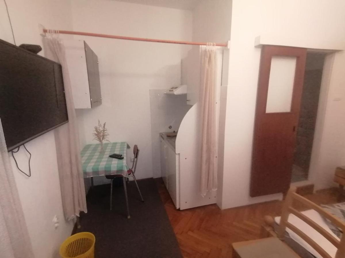 Marina Apartment End Rooms Вела-Лука Екстер'єр фото