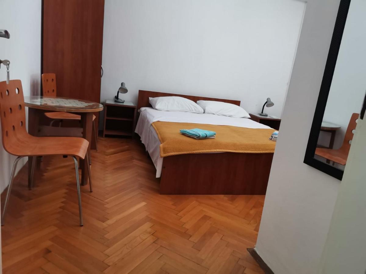 Marina Apartment End Rooms Вела-Лука Екстер'єр фото