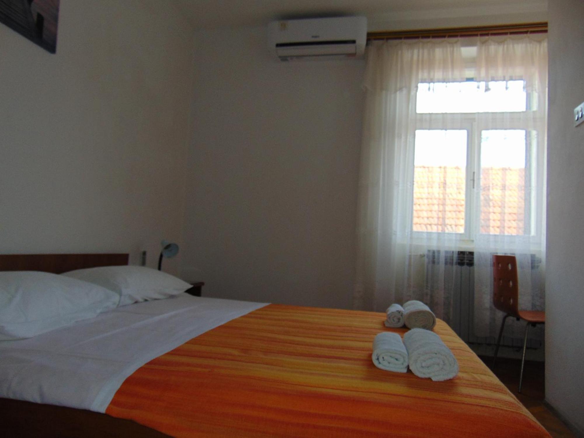 Marina Apartment End Rooms Вела-Лука Екстер'єр фото
