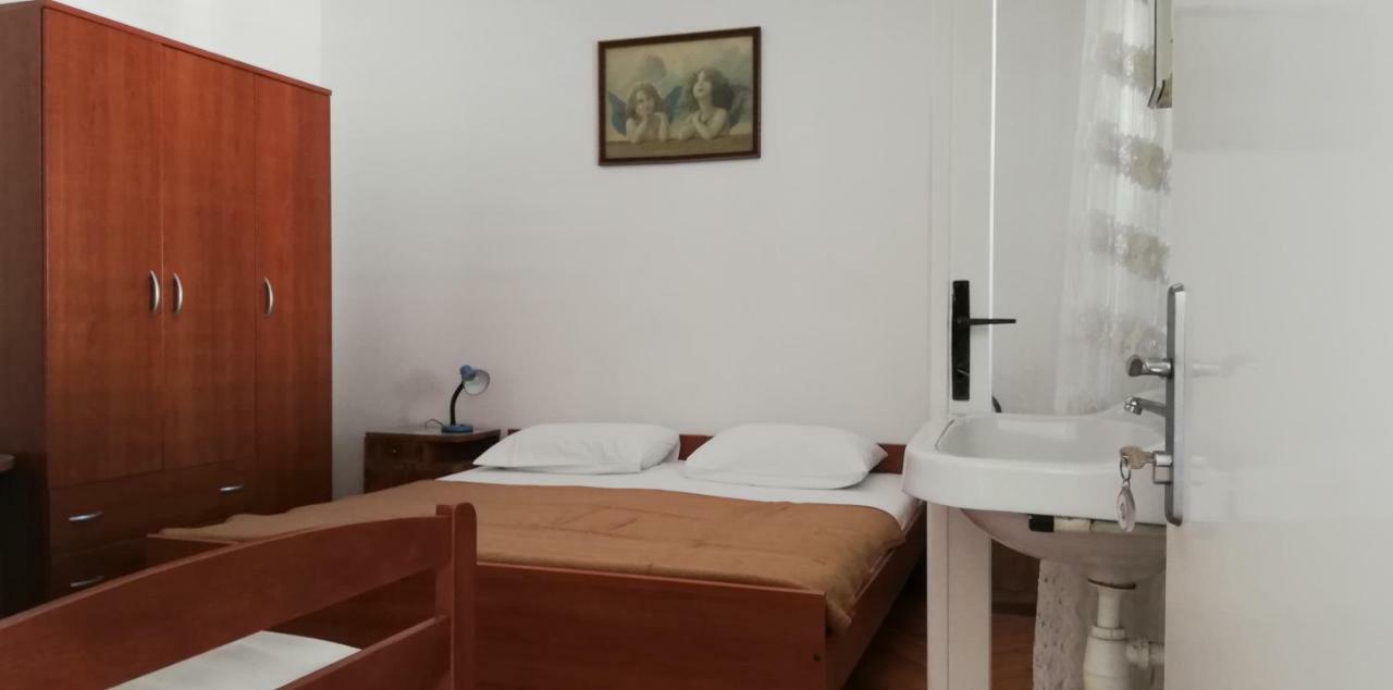 Marina Apartment End Rooms Вела-Лука Екстер'єр фото