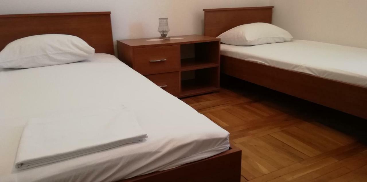 Marina Apartment End Rooms Вела-Лука Екстер'єр фото