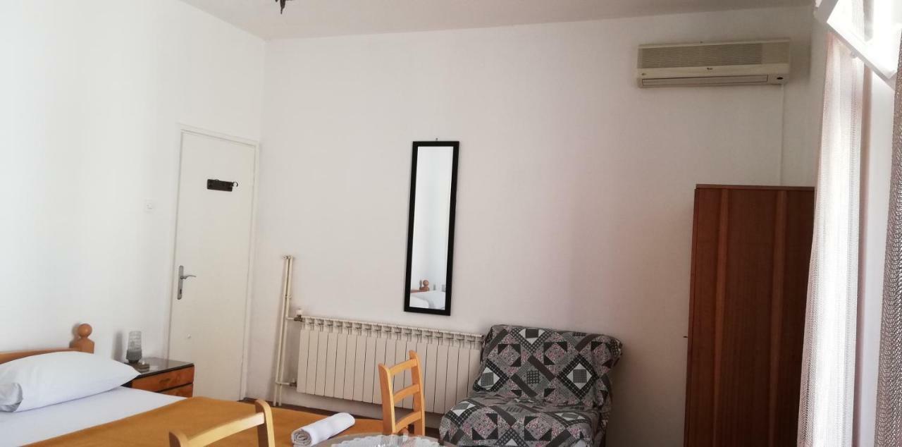 Marina Apartment End Rooms Вела-Лука Екстер'єр фото